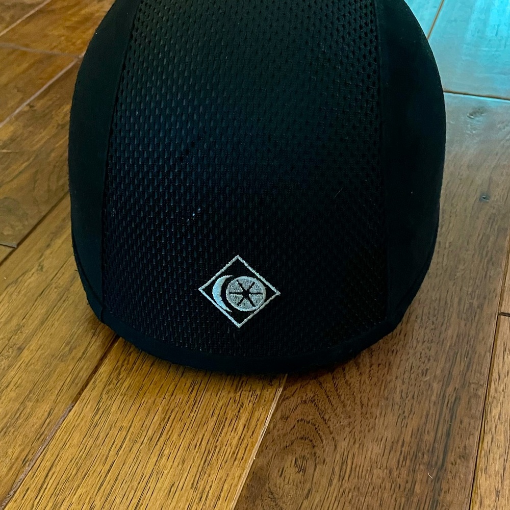 Charles Owen Ayr8 size 7/ 57cm.